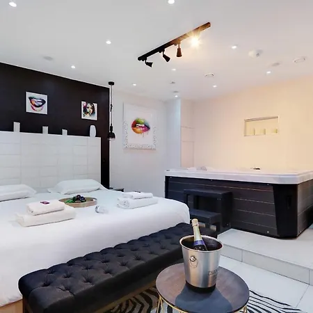 Cosy Rdc - Sacree Coeur Montmartre Apartment *